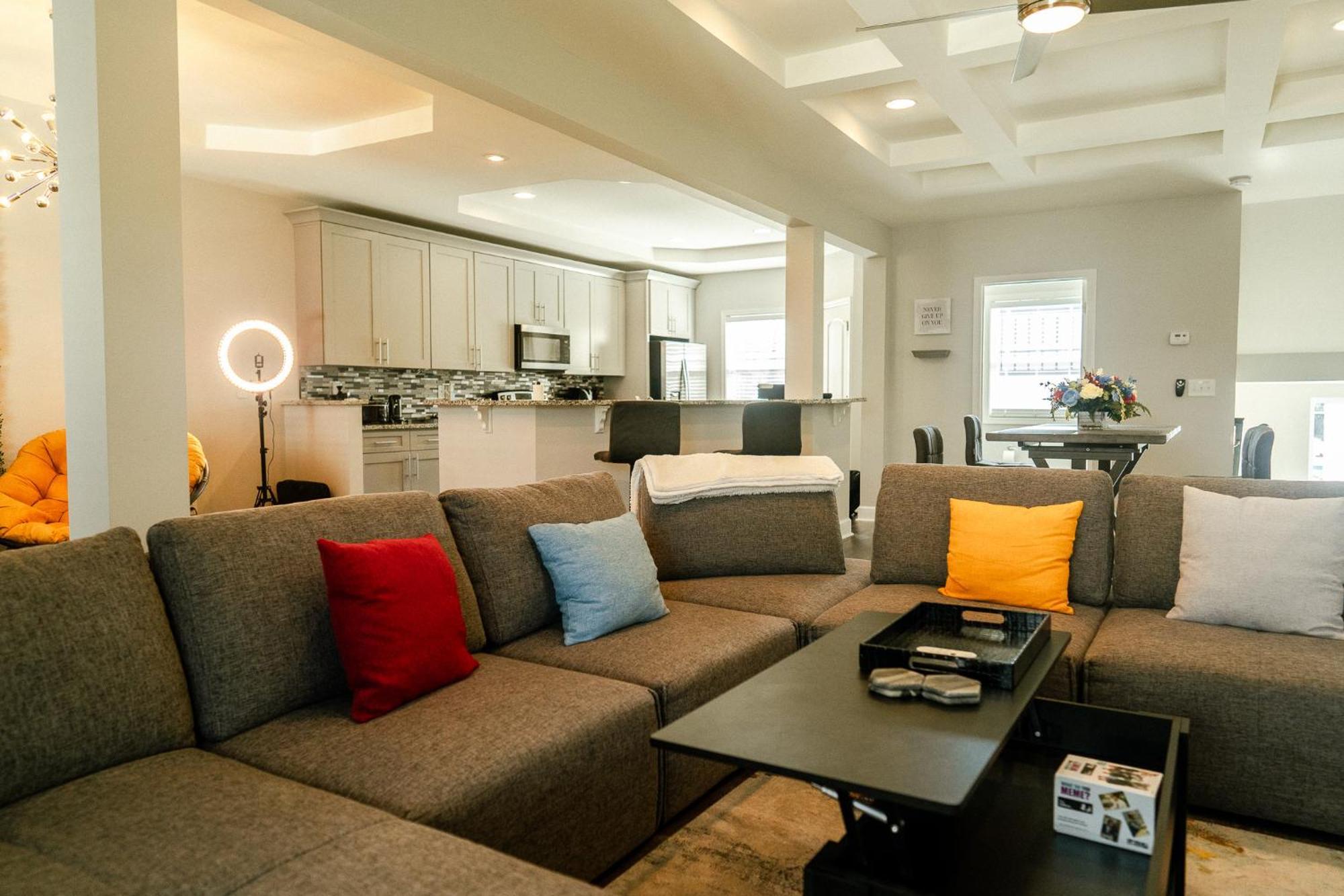 Enjoy This Mini-Mansion Near Downtown And The Airport! Atlanta Esterno foto