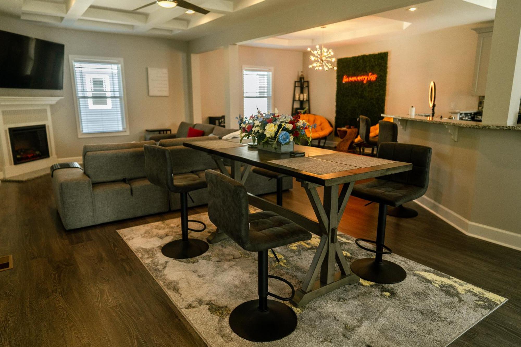 Enjoy This Mini-Mansion Near Downtown And The Airport! Atlanta Esterno foto